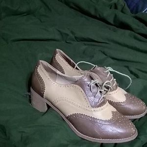 Brown and beige Oxford heels size 10